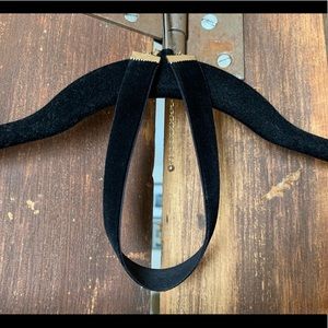 NWOT FOREVER 21 thick band black velvet choker